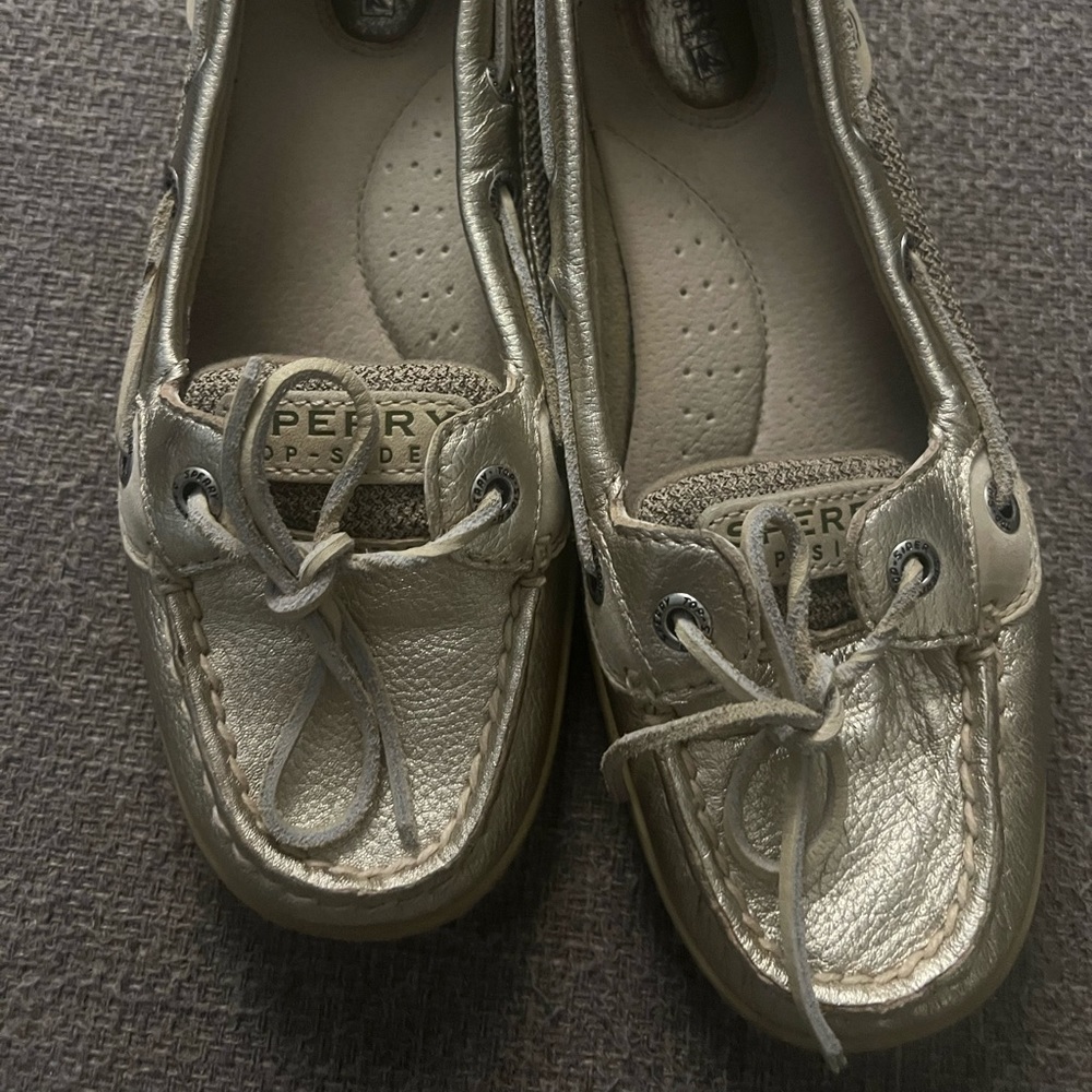 Gold sperrys - Picture 1 of 4